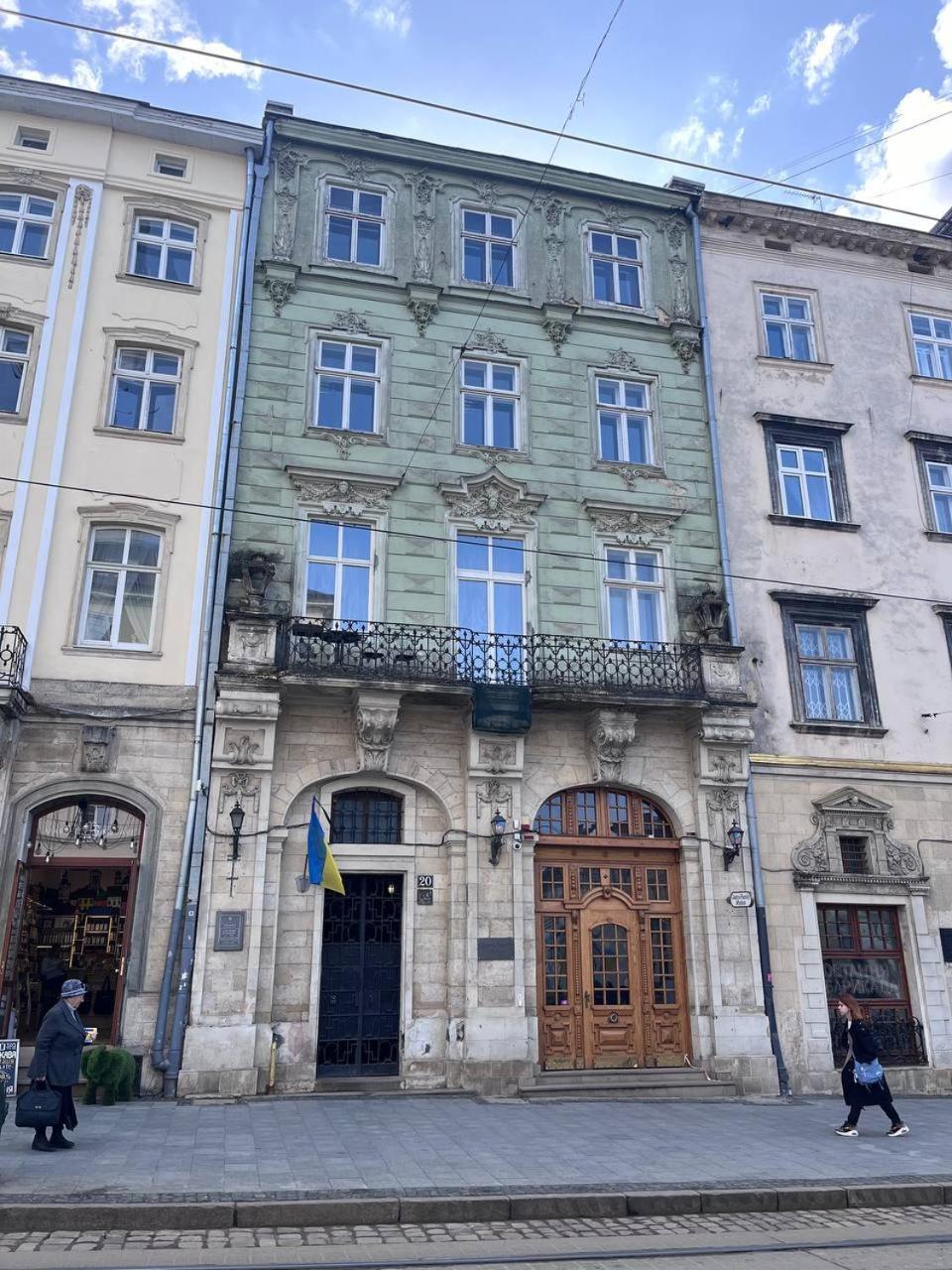 Apartment на площі ринок, 20