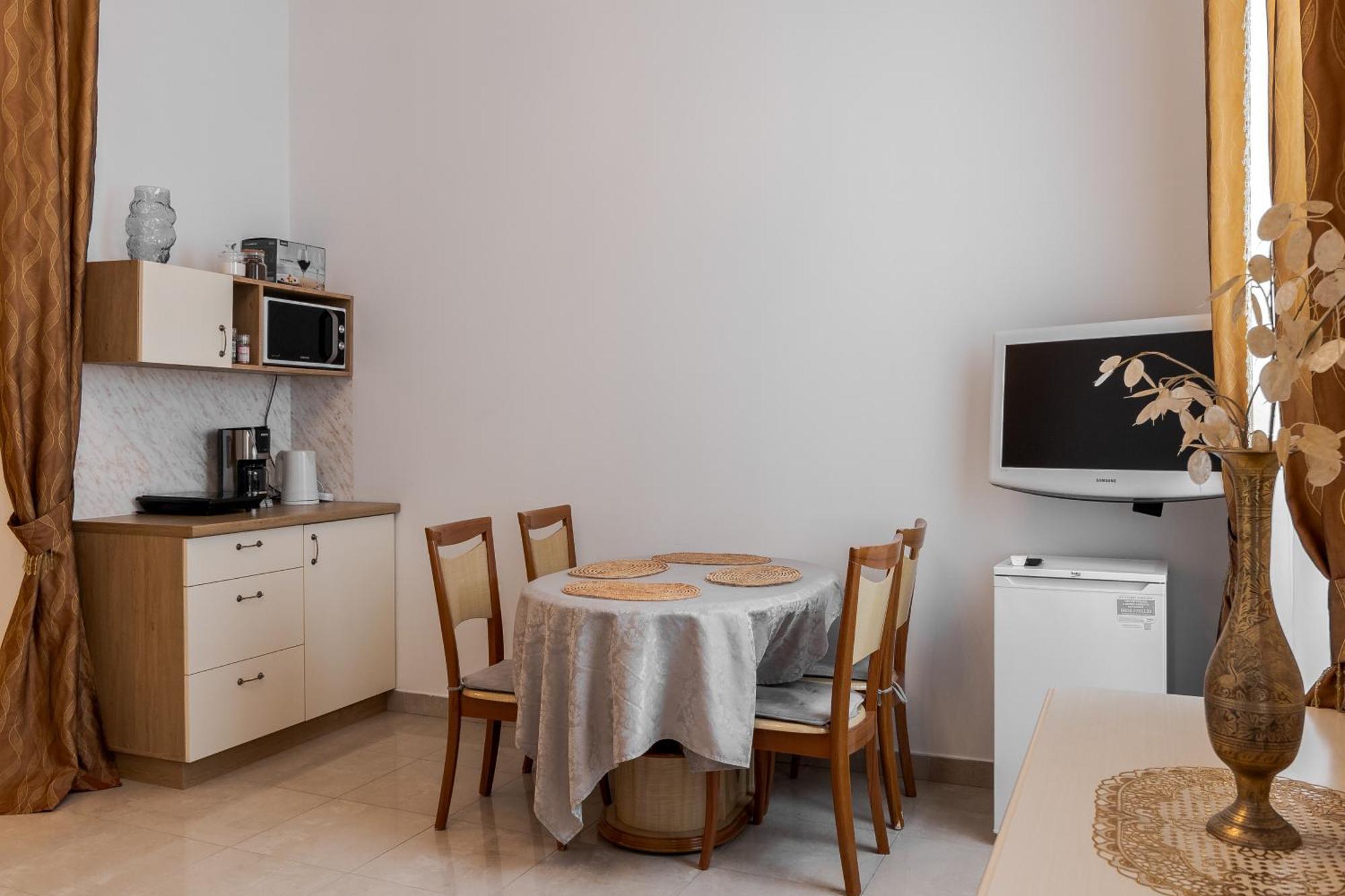 Apartment на площі ринок, 20 *