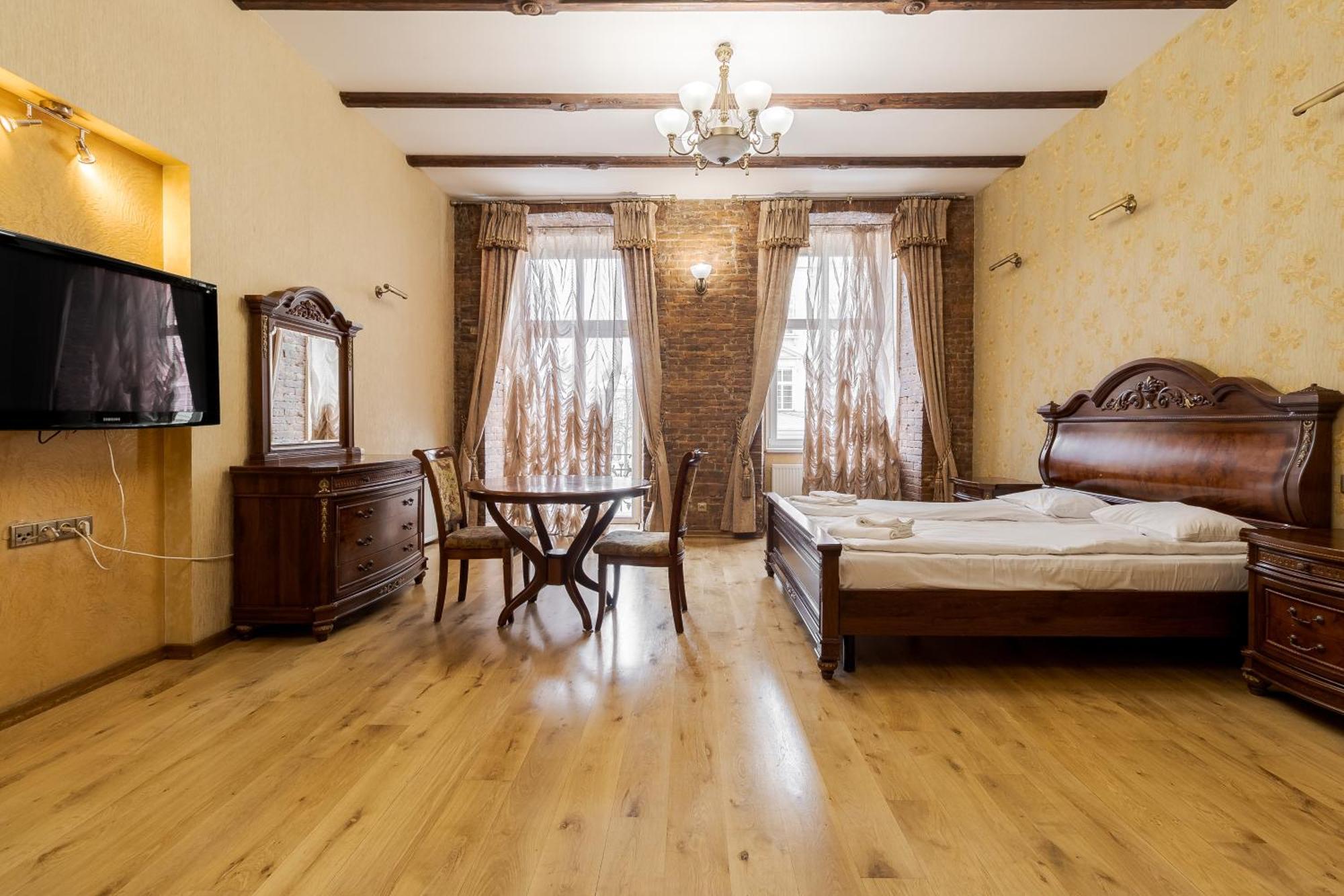 Apartment на площі ринок, 20
