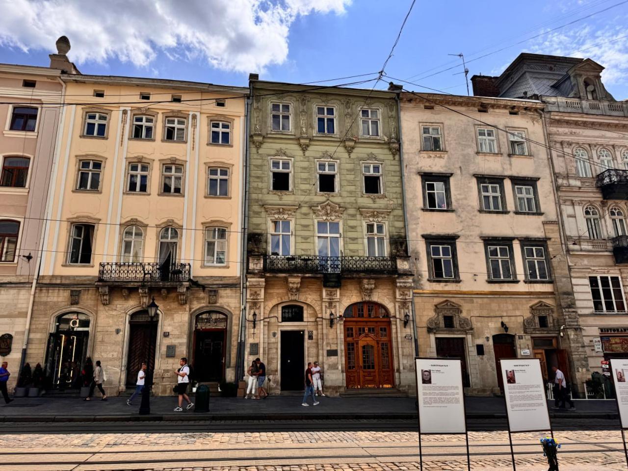 на площі ринок, 20 Apartment